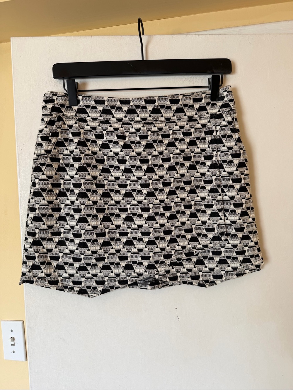 SANCTUARY skirt - size M - EUC - Anthropologie